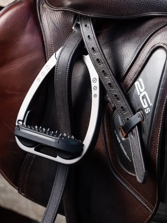 LeMieux Arika Stirrup Leather Brown - Image 2