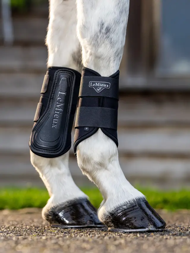 LeMieux Grafter Brushing Boot Black - Image 3