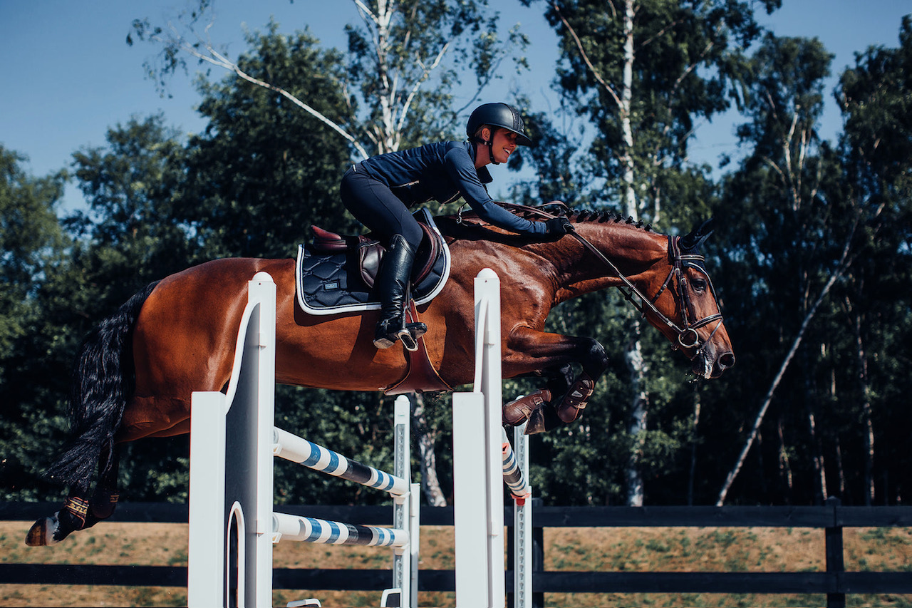 Equestrian Stockholm Jump Saddle Pad Midnight White Edge - Image 2