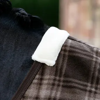 Heritage Check Fleece Rug Cocoa - Image 6