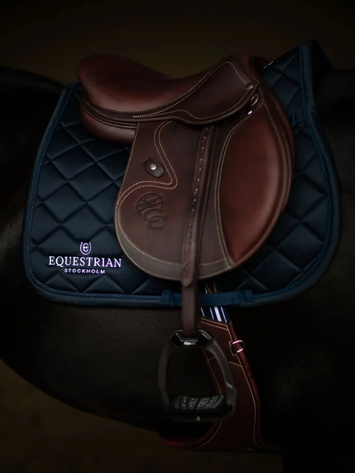 Equestrian Stockholm Jump Saddle Pad Line Midnight Blue – ValleyHorsewear