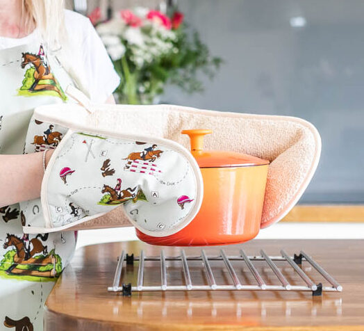 Emily Cole ‘Eventing’ Oven Glove - Image 5