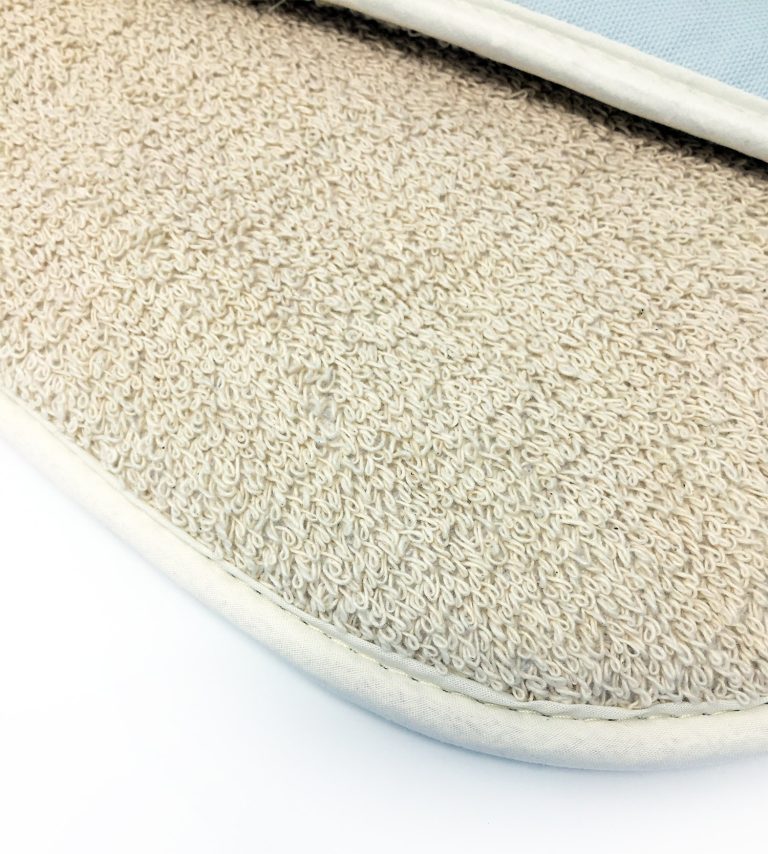 Emily Cole ‘Eventing’ Oven Glove - Image 2