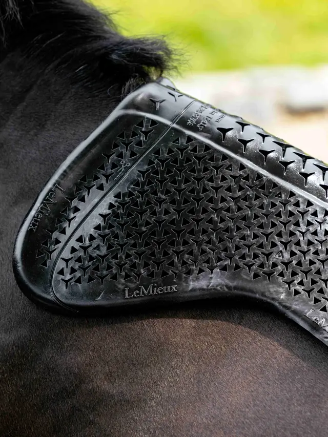 Gel-Tek Shaped Half Pad Black - Image 5