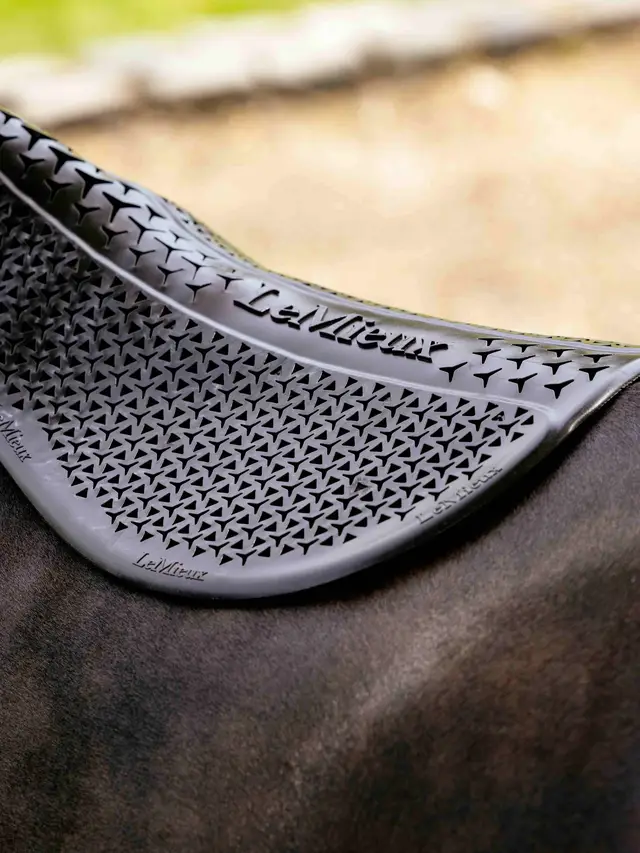 Gel-Tek Shaped Half Pad Brown - Image 2