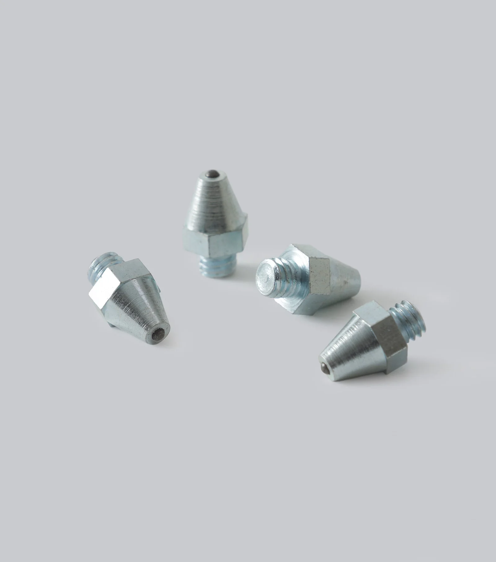 Medium Studs pointed for varying ground and jumping (Set of 4)